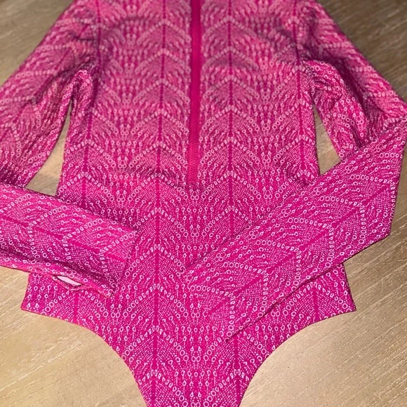 GREAT NAME BRAND. MOTT 50 SWIMSUIT. GIRLS SIZE 6-7. Very good condition - Picture 2 of 3